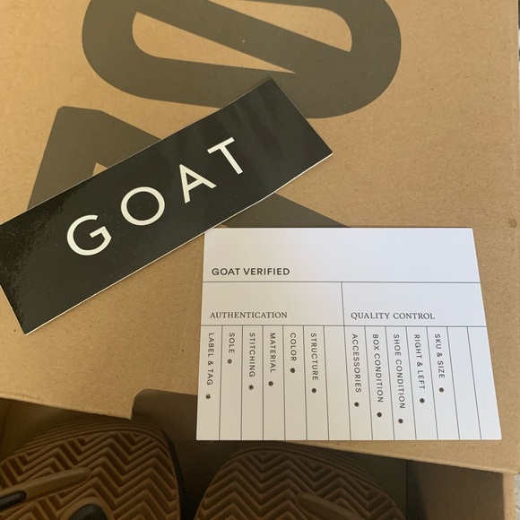 Yeezy Boost 700 ‘Utility Black’ 2019 - Picture 5 of 5